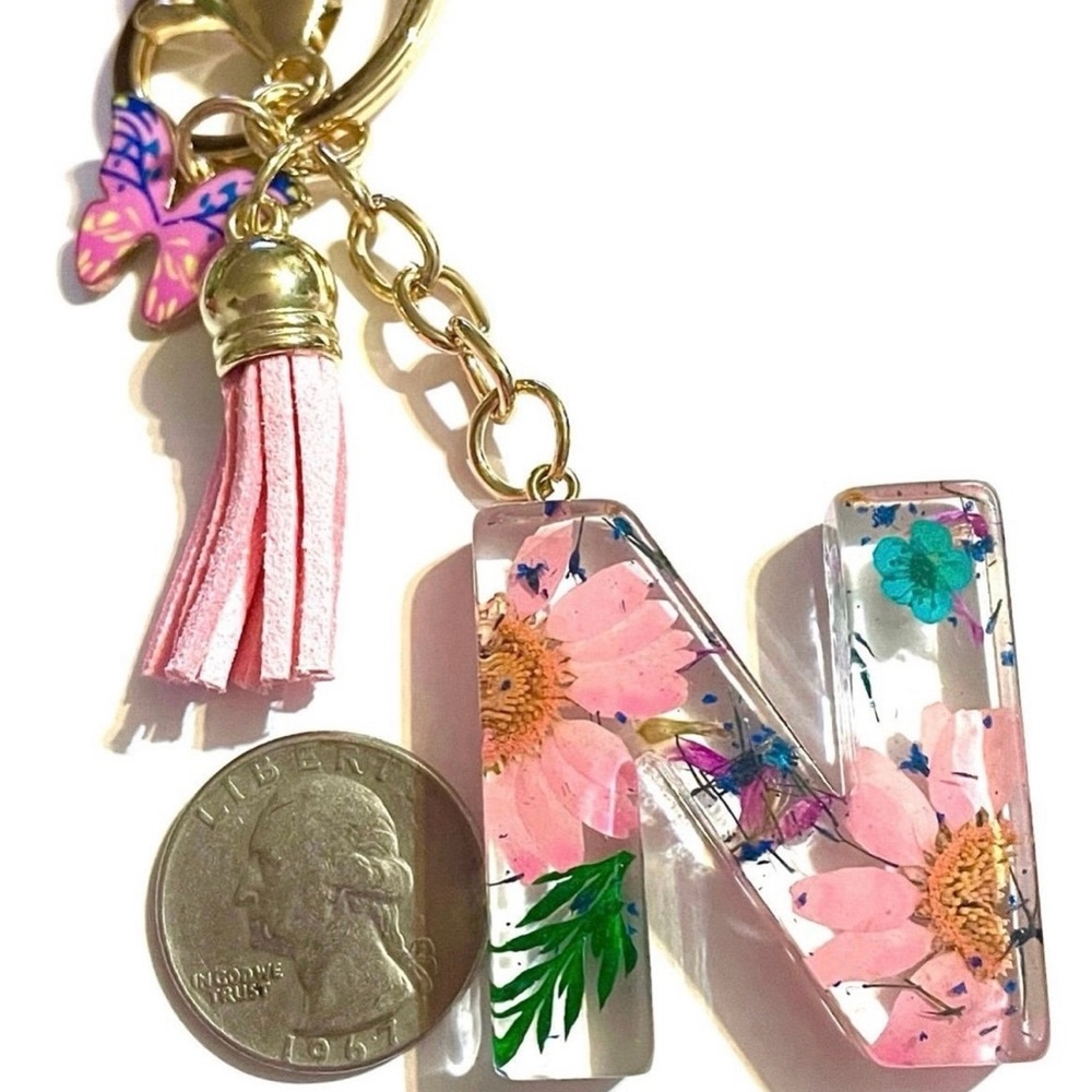Multicolored Flower Resin Letter N Keychain - Picture 2 of 2